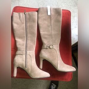 Wild Calf women’s boots size 6